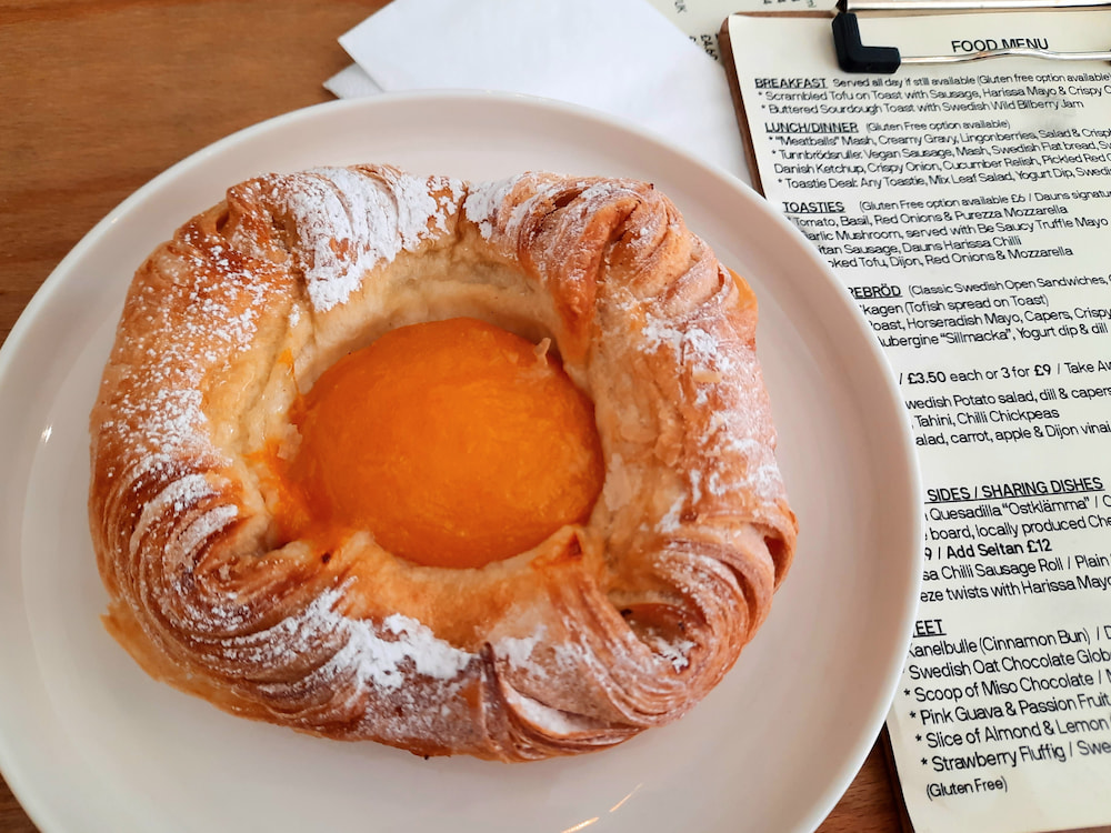 Vegan breakfast in London, UK: Apricot pastry at Dauns