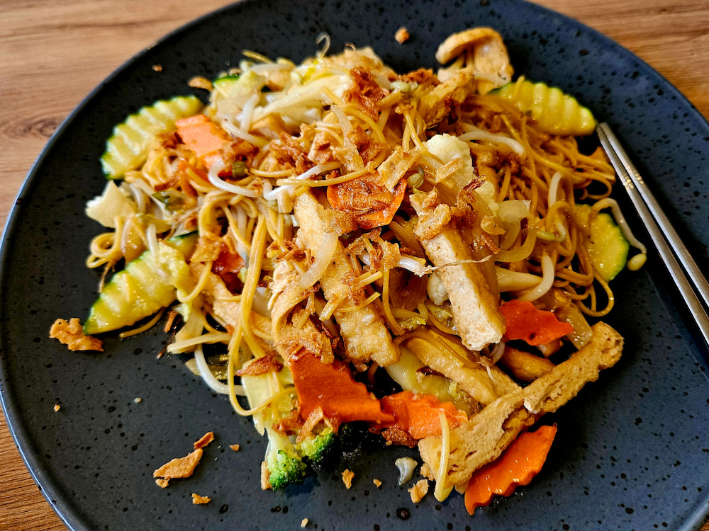 Vegan chow mein at Loving Hut, Reykjavik, Iceland